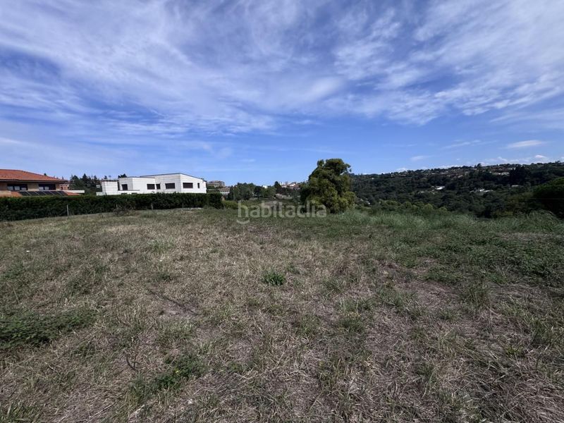 Foto ef96b708-f217-45ad-ad1c-25bd7a80e61c. Terreny residencial a Montecerrao Oviedo