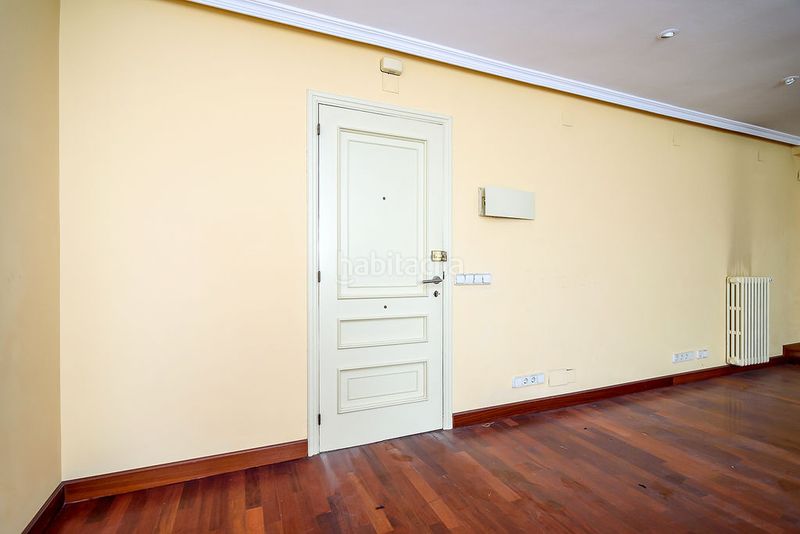 Foto 4a8eae3a-bc17-4880-a265-8941d5cdbfb4. Büro in calle melquiades álvarez 14 in Salesas - Foncalada - Campoamor Oviedo