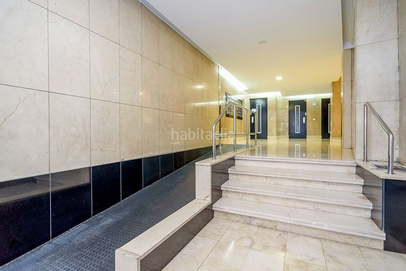Foto f4314655-287d-4142-99b3-ddfeb5f9c505. Büro in calle melquiades álvarez 14 in Salesas - Foncalada - Campoamor Oviedo
