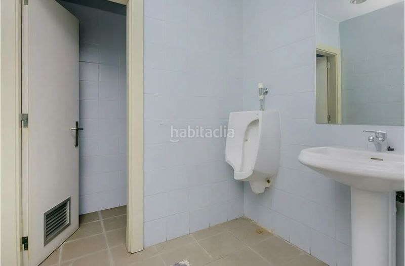 Foto aa2db377-6e3a-41d7-bd75-d3d96badaf51. Local comercial a Centro Gijón