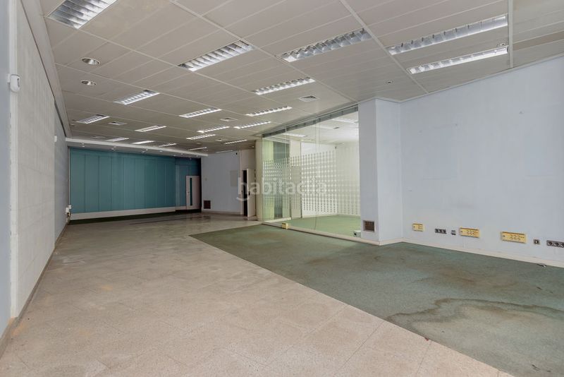 Foto bc2a33d4-8428-462e-82a8-096b1eeb76a4. Local comercial a Centro Gijón