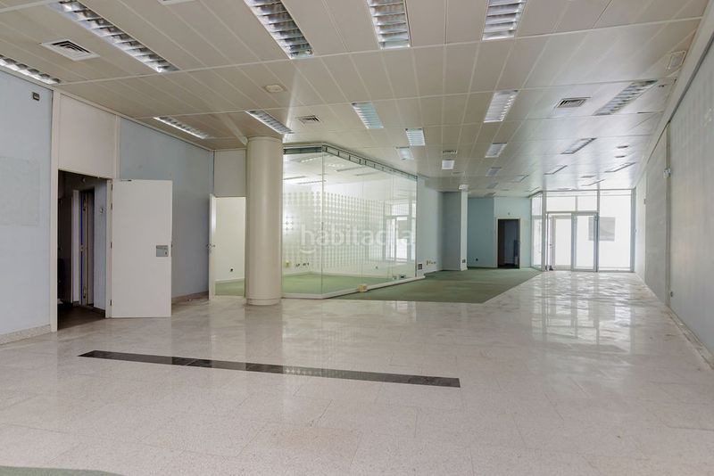 Foto f0882416-8214-4208-a55b-adc45a44ea87. Local comercial a Centro Gijón