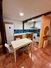 Etagenwohnung  Txakur kalea. Consultoría inmobiliaria urdina vende piso en la calle el perro