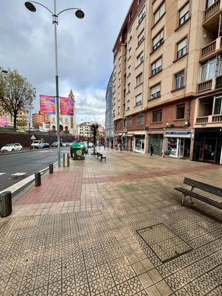 Foto e41c677e-81ab-436b-ba22-8d5ec6512bc7. Flat with heating in Iralabarri Bilbao