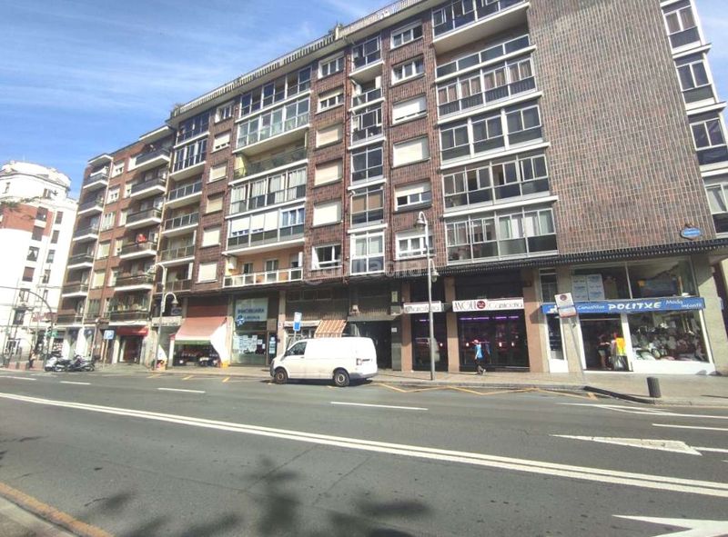 Foto 2a229ca9-578f-4479-a59b-e9996ff624b5. Local comercial a Rekalde Centro Bilbao