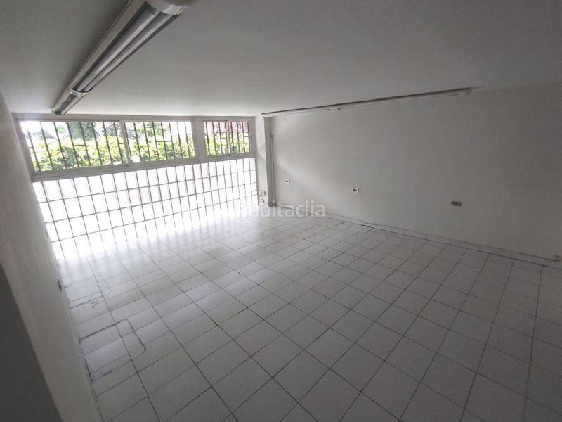 Foto c8b59342-9203-4e4a-917c-dbe563fb71fe. Local comercial a Rekalde Centro Bilbao
