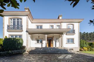 Casa  Gabenlle. Vivienda de lujo en laracha, privacidad y calidad de vida