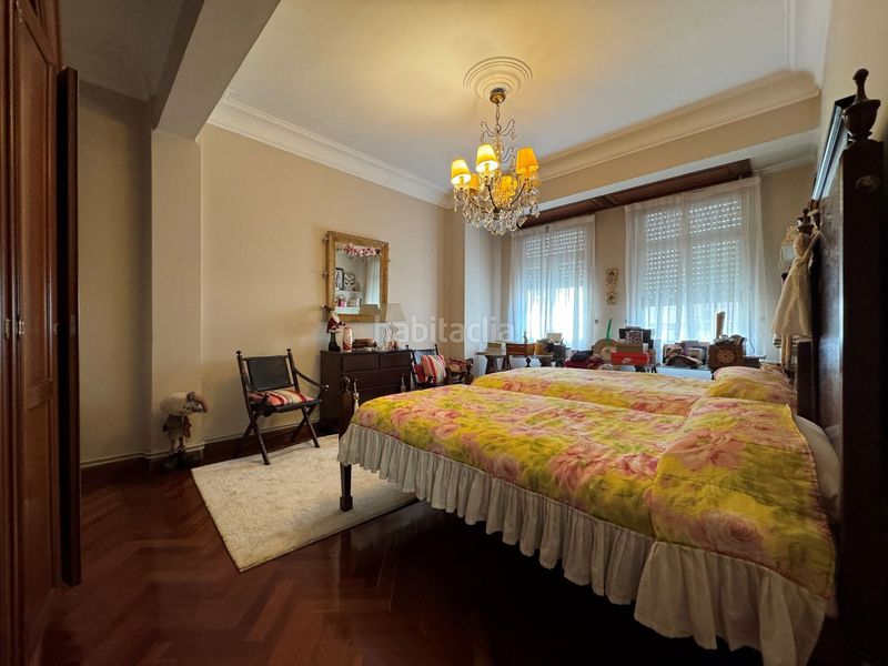 Foto f65455ca-abf1-4112-8923-f96da21fdb36. Flat with heating in Centro Ferrol