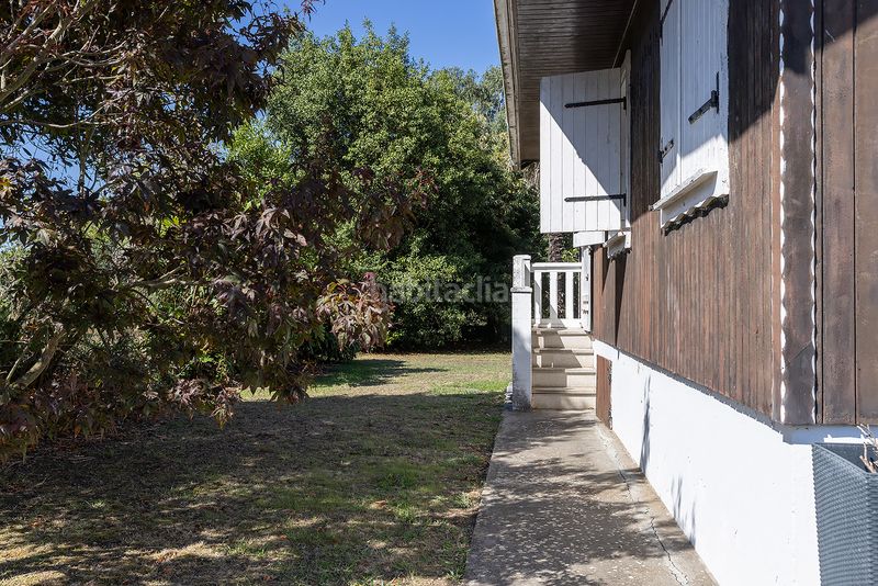 Foto bb557d02-d7ef-4fd1-82e0-d93295c2e46c. Casa amb calefacció piscina a Maianca Oleiros