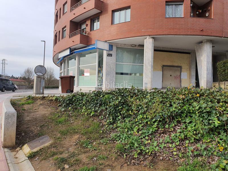 Foto 905b34d2-d847-40cb-9b98-76013ab0ebf6. Affitto locale commerciale in la pola Siero Siero