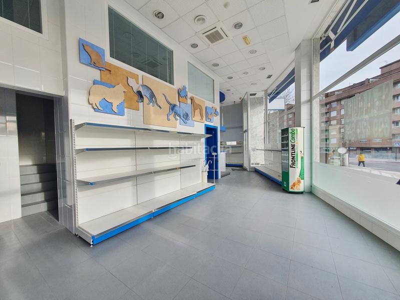 Foto 982b3629-3091-4826-aded-aeb03ff16c25. Alquiler local comercial local muy bien ubicado en Siero