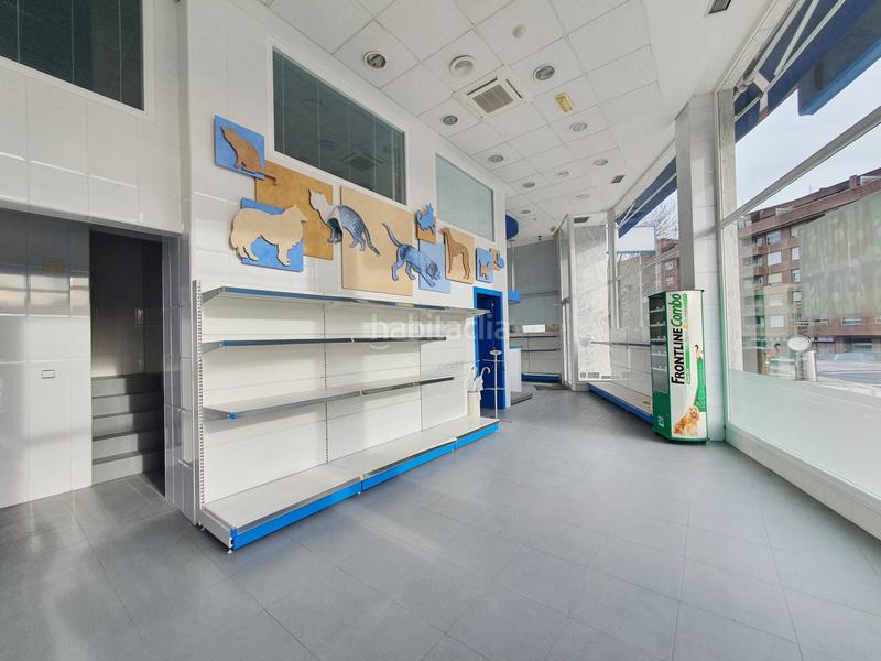 Foto fb0f0c35-b9e1-4581-86a2-64a417fce408. Alquiler local comercial local muy bien ubicado en Siero