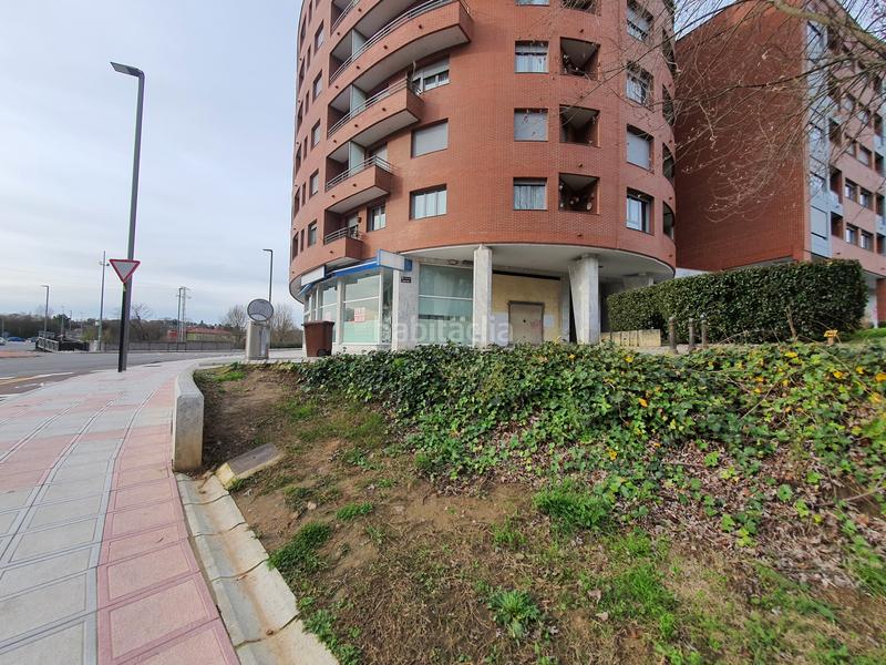 Foto 70bb4c9a-66fc-40a0-ad0e-3b6f5d429434. Lloguer local comercial a la pola Siero Siero