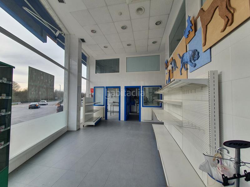 Foto e9bfe237-ebc3-4237-b216-f738712341bd. Lloguer local comercial a la pola Siero Siero