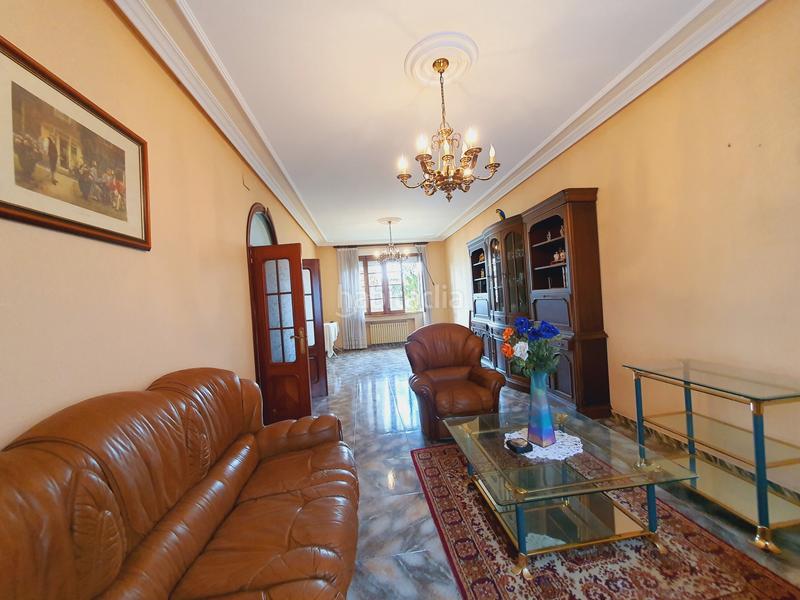 Foto 3fc025fd-82c9-4a24-af03-f563335b3a34. Casa aparellada a el berrón - avda. de langreo 27 a Siero