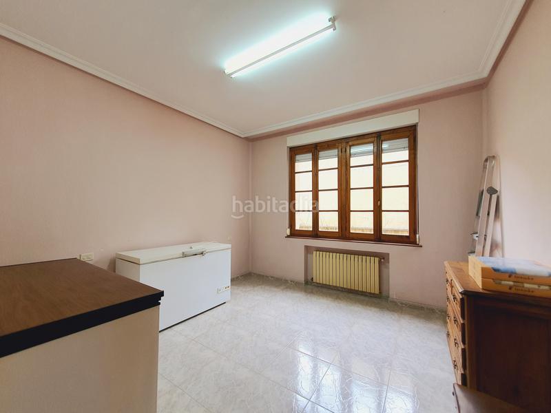 Foto 60db34f9-f27c-44a6-b3ab-1db2ed7899a3. Casa aparellada a el berrón - avda. de langreo 27 a Siero