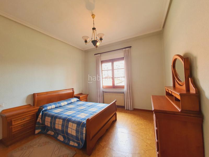 Foto 82870a97-3bea-42c2-8b80-1058c9d24203. Casa aparellada a el berrón - avda. de langreo 27 a Siero