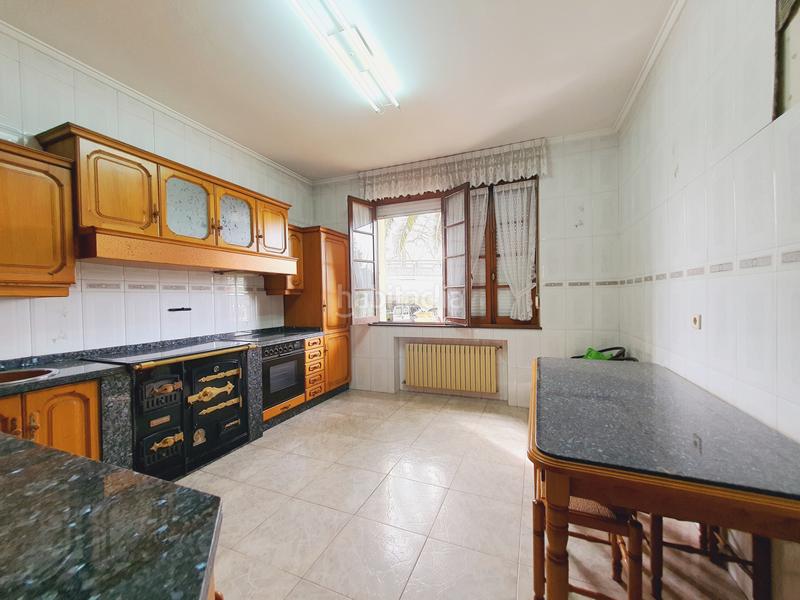 Foto b621397c-3d53-4bf5-a039-a25797493ef7. Casa aparellada a el berrón - avda. de langreo 27 a Siero