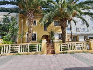 Doppelhaus en El berrn - avda. de langreo 27. Casa seorial en el casco urbano de el berron
