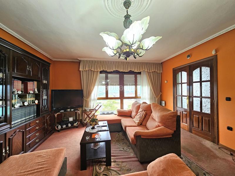Foto 5267fd78-d7bd-488b-a252-9a245b9c0e2d. Casa amb calefacció aparcament piscina a El Berrón-La Carrera Siero