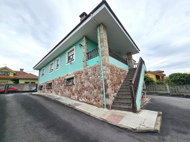 Foto b03ee419-d8bf-4eb7-8d42-9d8a695ed8a0. Casa amb calefacció aparcament piscina a El Berrón-La Carrera Siero