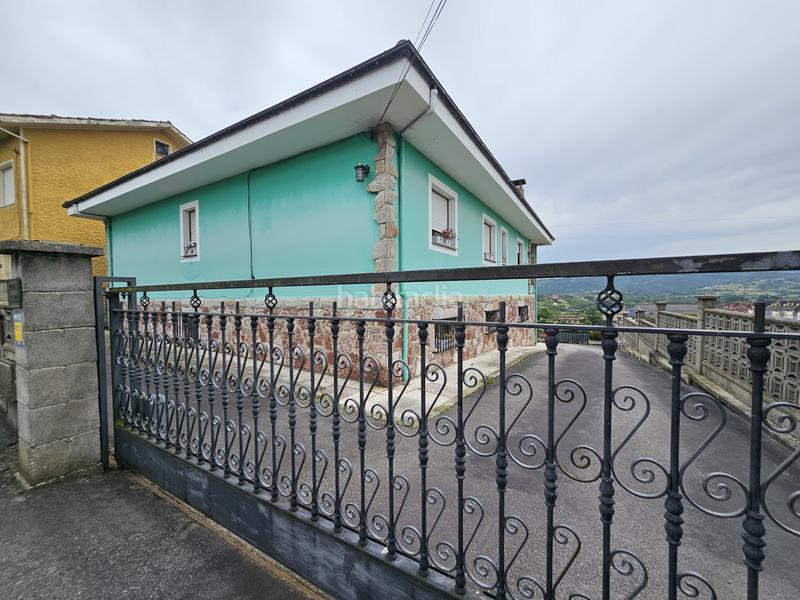 Foto c5d3c5a3-d489-4d98-aa28-62389cf6448c. Casa amb calefacció aparcament piscina a El Berrón-La Carrera Siero