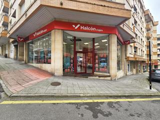 Locale commerciale in Pola de Siero - CL VALERIANO LEON 13