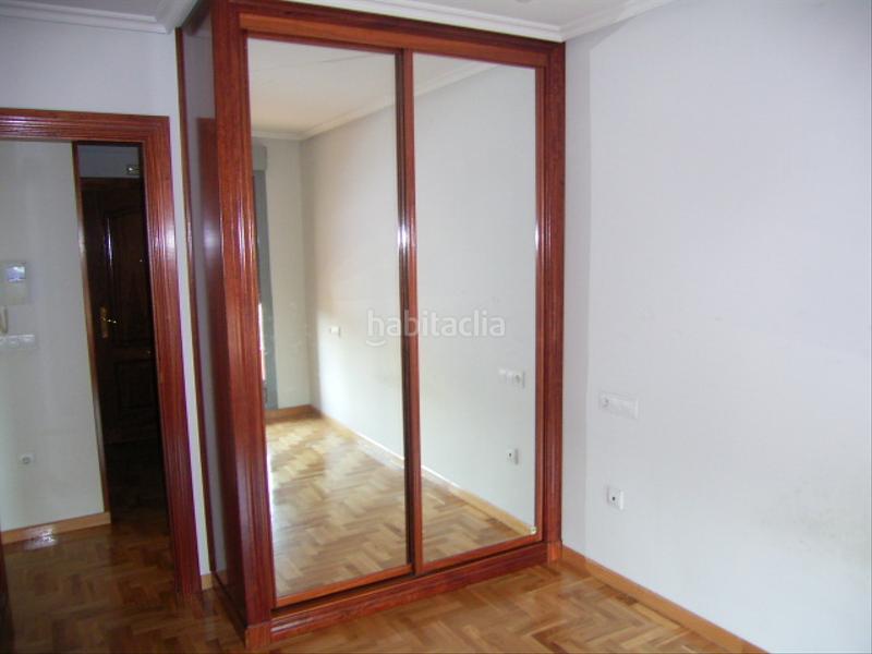 Foto 61331fb4-b50f-41e6-a6f6-4abba8f2088c. Alquiler piso apartamento en parque centro habana en Siero