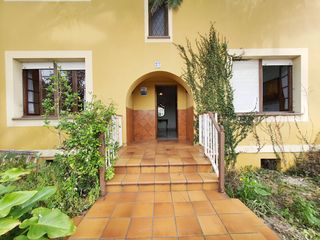 Casa aparellada en El berr�n - avda. de langreo 27. Casa se�orial en el casco urbano de el berron