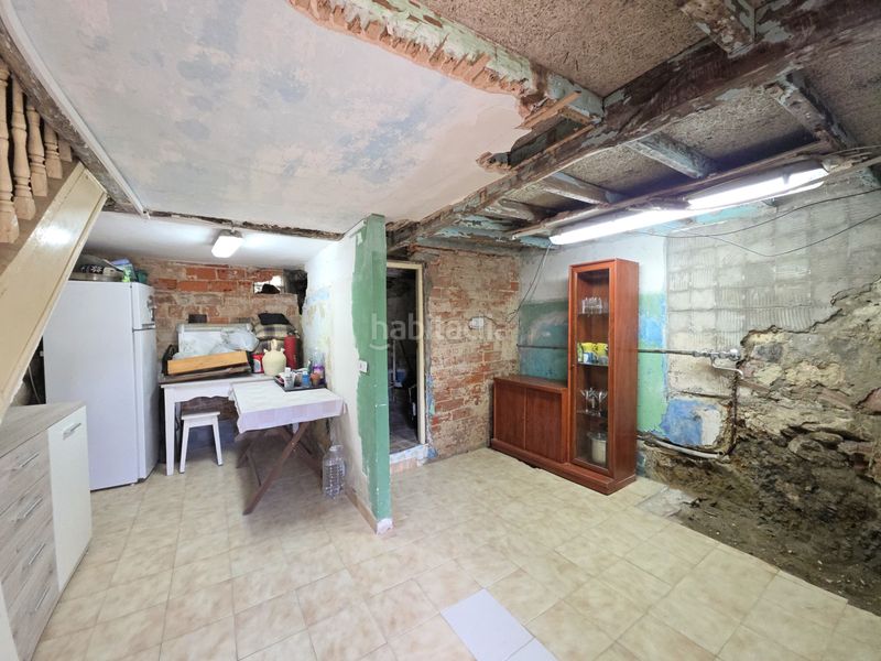 Foto 52a85956-17d8-473a-9f0a-097a7e74f243. Casa aparellada a el robledal - traspando 4 a Carbayin-Lieres-Valdesoto Siero