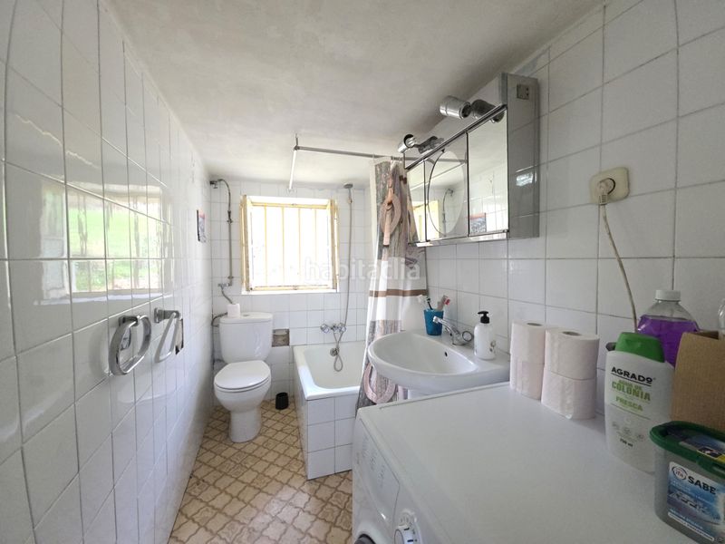 Foto c53a2d04-d098-4654-bf33-1a4ff22b7cde. Casa aparellada a el robledal - traspando 4 a Carbayin-Lieres-Valdesoto Siero