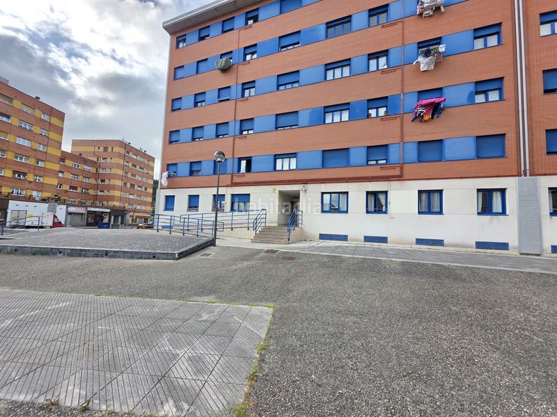 Foto f62fba5f-b7be-4afd-aa87-90bad41eaeda. Pis amb calefacció aparcament a Corvera de Asturias