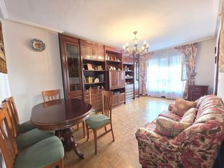 Appartement  Pola de siero - c/ los laureles. Piso con trastero en el berron