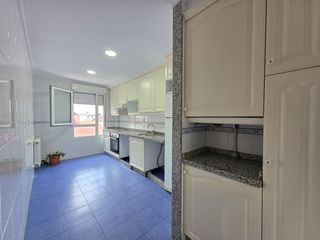 Miete Etagenwohnung  Pola de siero - cl parroco fernandez pedrera. Piso con garaje y trastero