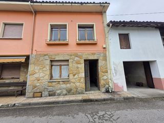 Casa adosada en Nava - lg llames de baxu. Casa con finca en llames  nava