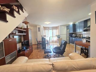 Rent Flat  Nava - cl riega 11. Centrico duplex en nava