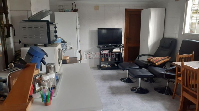 Foto fa17bff9-057e-4222-b598-6c793dfef272. Maison avec chauffage parking piscine dans Coles