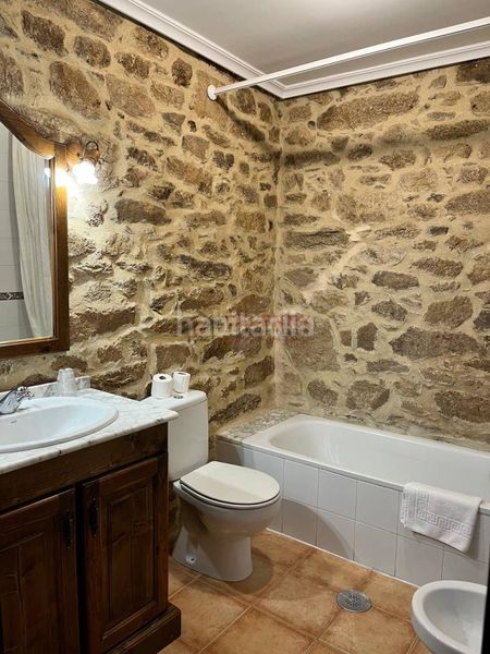 Foto a9df3278-fb03-40a4-b037-3782ed0c3343. Geschäftsraum in Pobra de Trives (A)