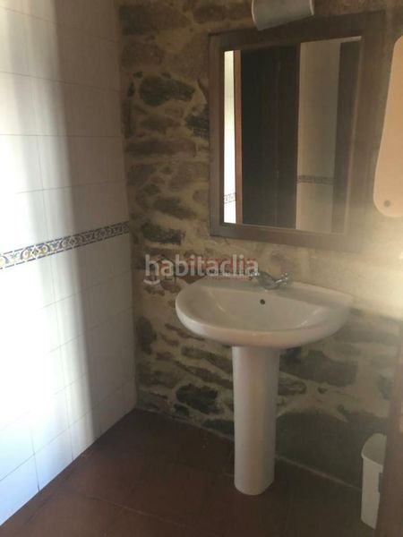 Foto 4963f0cc-575c-49a5-8ffd-b593abcf474d. Local comercial en Pobra de Trives (A)