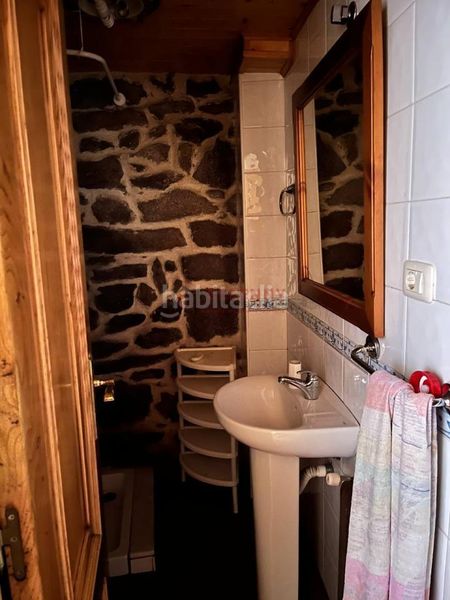Foto 4d5da388-4282-4847-afee-983f4b8009ac. Local comercial en Pobra de Trives (A)