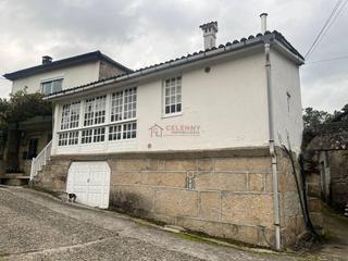Casa adossada a San Cristovo de Cea