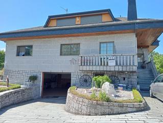 Xalet a San Cibrao das Viñas