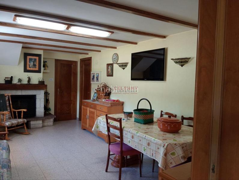 Foto 02ed139f-012e-4c97-a959-fd52ef1e3547. Chalet con riscaldamento parcheggio piscina in San Cibrao das Viñas