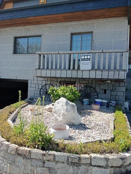 Foto 65fbdefd-f3ef-4241-bcab-e34468bf008a. Chalet con riscaldamento parcheggio piscina in San Cibrao das Viñas