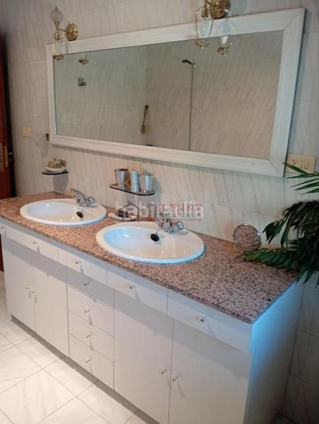 Foto ab75f2c7-051b-44cd-a8ea-709fb9704ab3. Chalet con riscaldamento parcheggio piscina in San Cibrao das Viñas