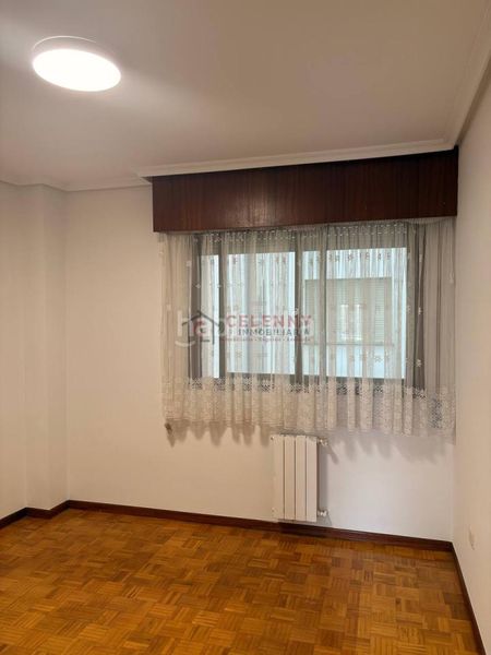 Foto 08fbeff2-4034-4b4e-b6b5-d5b7108b8dc9. Rent flat with heating parking in Centro Ourense