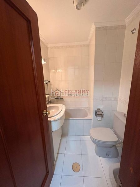 Foto 27d8ec89-c48b-4982-a9c3-badc009cf038. Rent flat with heating parking in Centro Ourense
