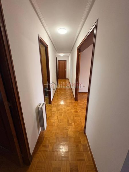 Foto 2fca2b5f-df4e-4871-af7e-ec8600b95341. Rent flat with heating parking in Centro Ourense