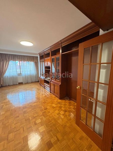 Foto 7c212520-5435-4a8b-bf10-4712e7eb2b5b. Rent flat with heating parking in Centro Ourense