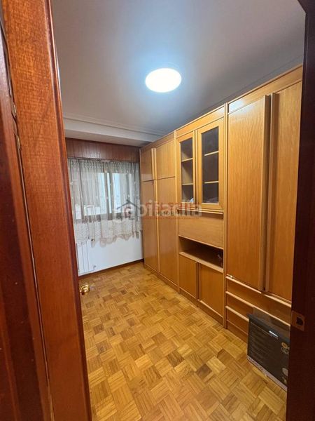 Foto a70e9d6d-f7c4-4b3a-8927-46bf91cd0067. Rent flat with heating parking in Centro Ourense